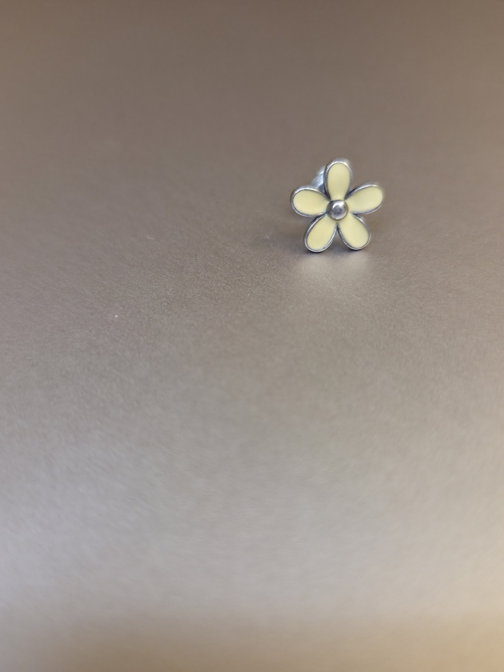 Individual Arete / Solitaire Pandora Silver 925 Yellow Enamelled Flower ("ALE")